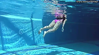 Torrid russian jessica lincoln in the pool